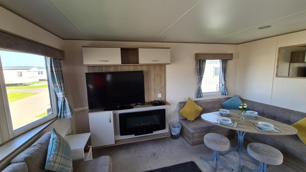 Luxury 2019 8 Berth Caravan With Hot Tub @ Tattershall Lakes Extérieur photo