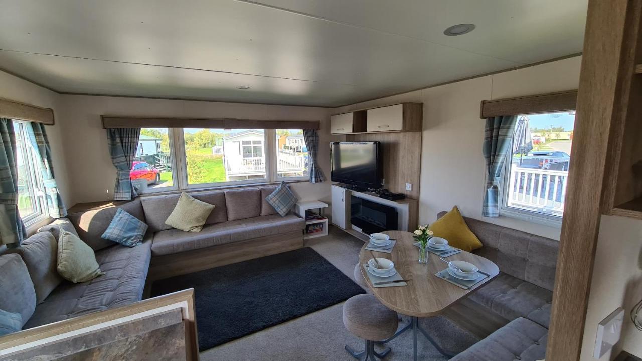 Luxury 2019 8 Berth Caravan With Hot Tub @ Tattershall Lakes Extérieur photo