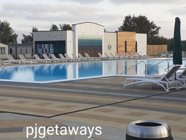 Luxury 2019 8 Berth Caravan With Hot Tub @ Tattershall Lakes Extérieur photo